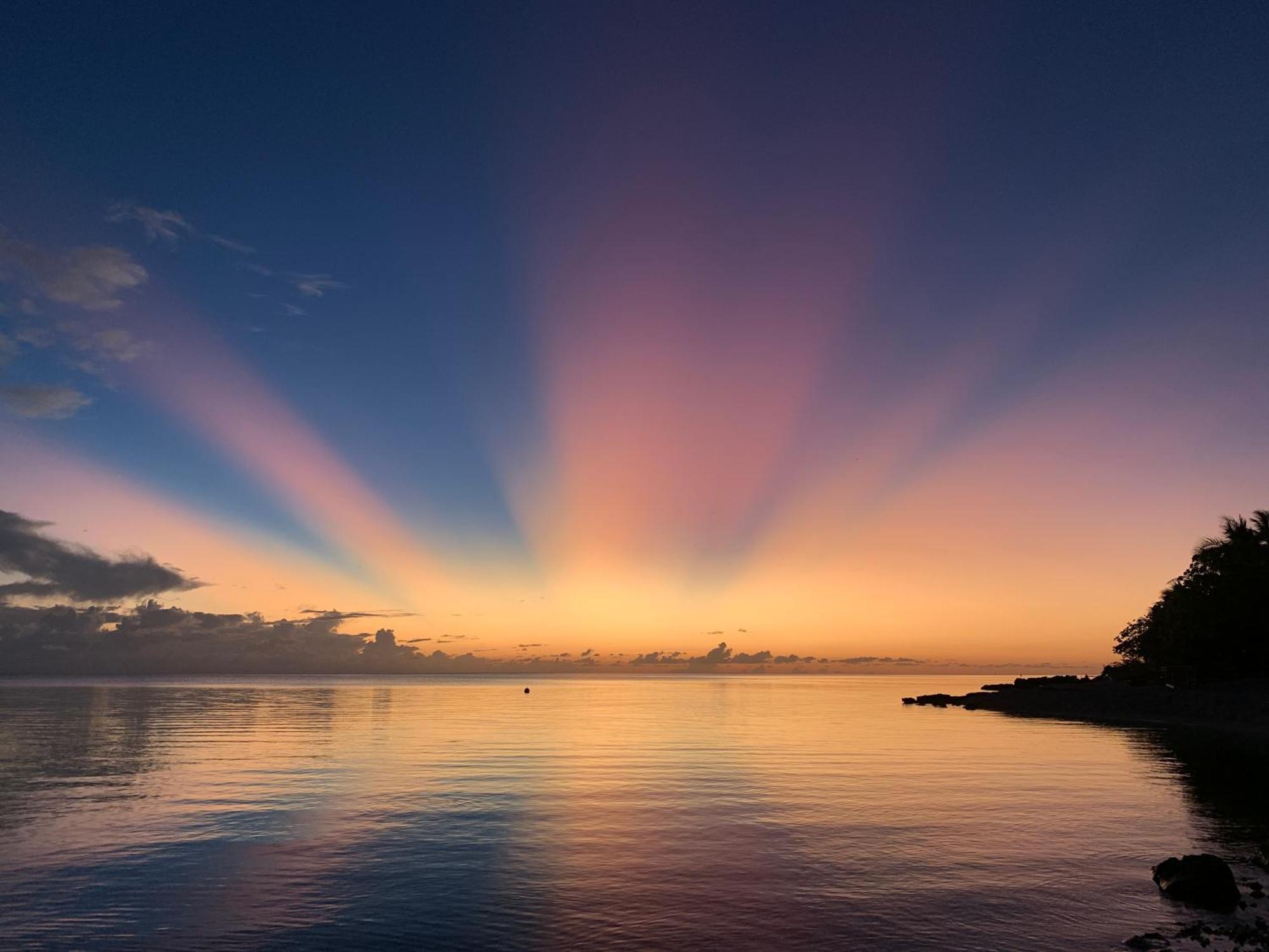 Le fare bleu Tiputa Rangiroa Apartment Bagian luar foto