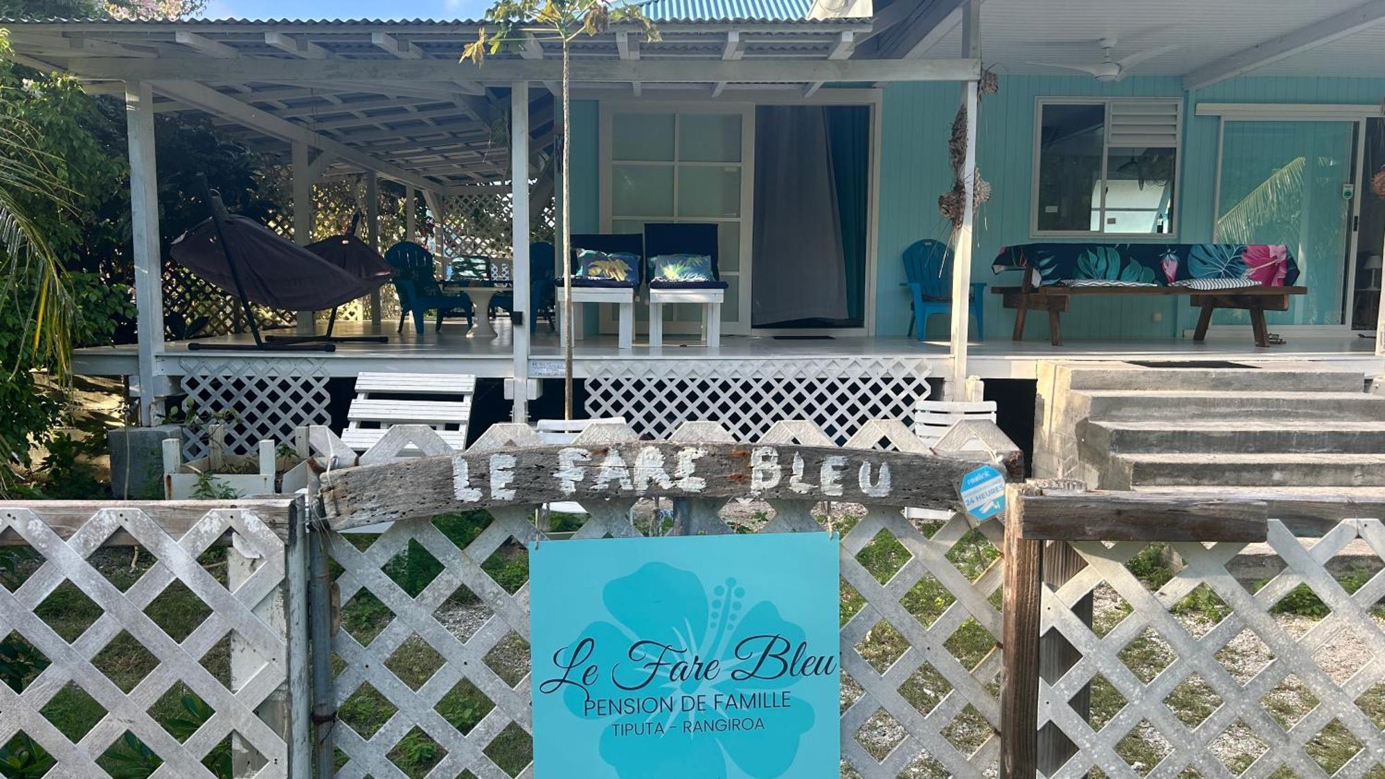 Le fare bleu Tiputa Rangiroa Apartment Bagian luar foto