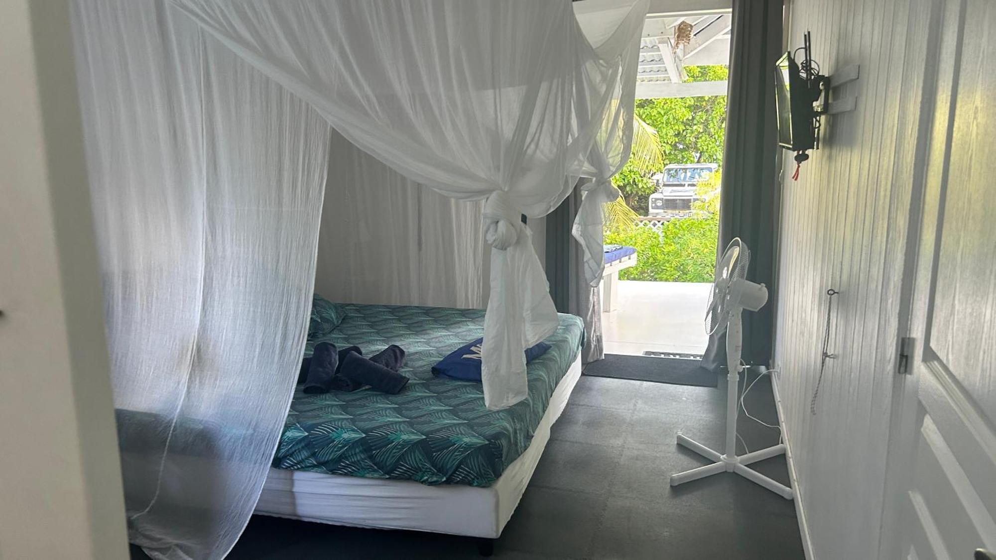 Le fare bleu Tiputa Rangiroa Apartment Bagian luar foto